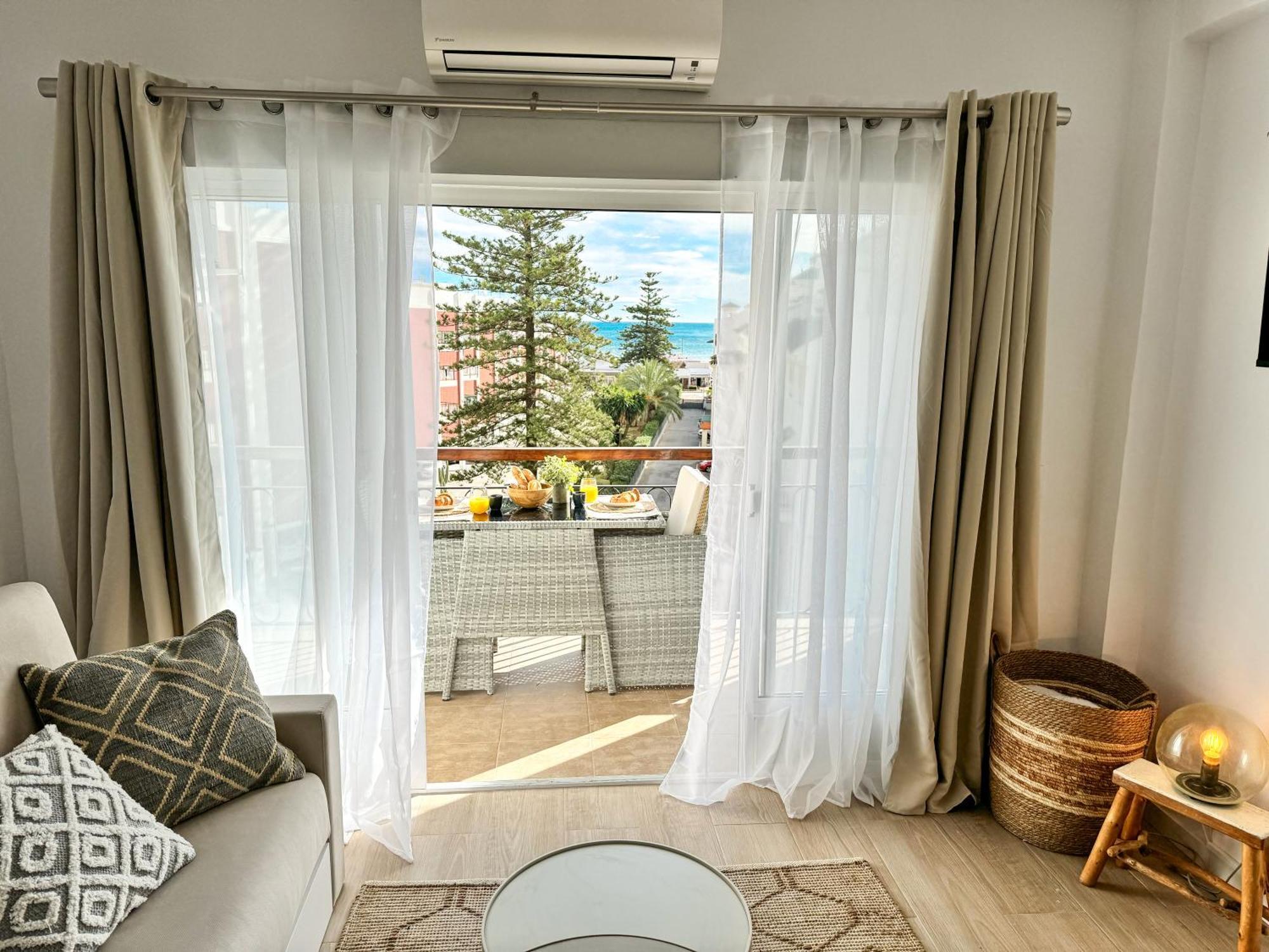Studio Hola Arenal Platja de Larenal Exterior photo